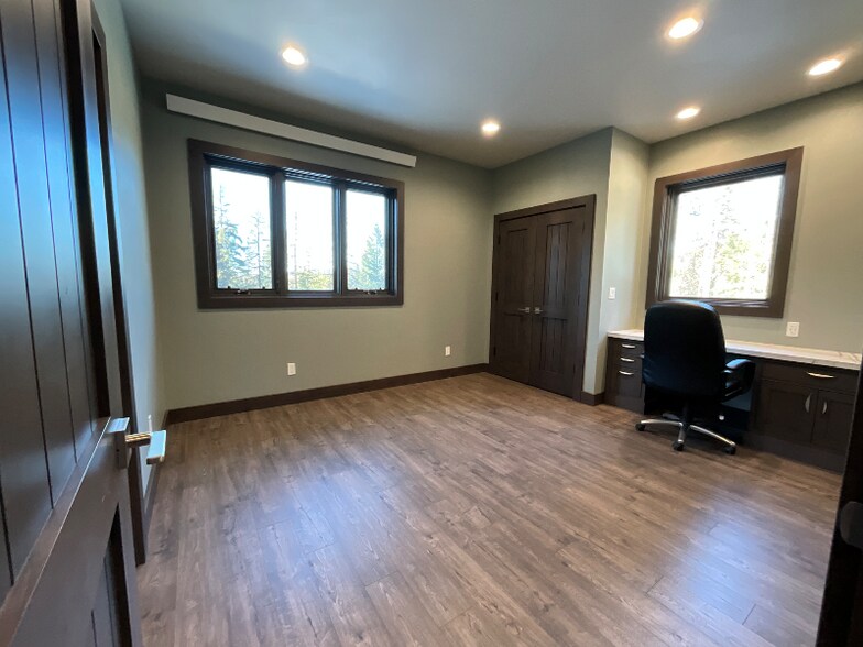 Building Photo - 245 Twin Bridges Rd