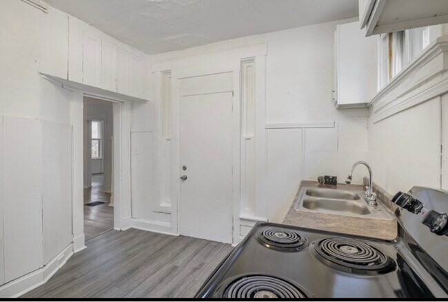 Building Photo - 500 W Wyoming Ave