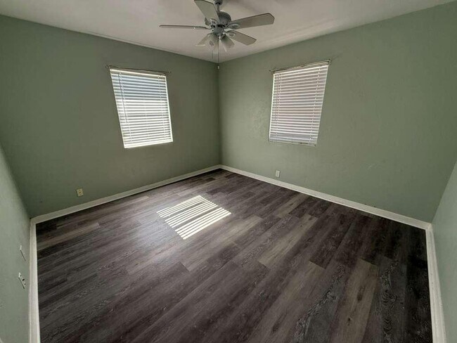 Building Photo - 140 Frazar Rd