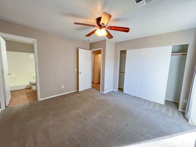 Building Photo - DUPLEX APARTMENT - RIMROCK/LAKE MONTEZUMA