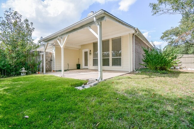 Building Photo - 6422 Alisa Ln