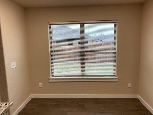 Building Photo - 422 Barbet Dr