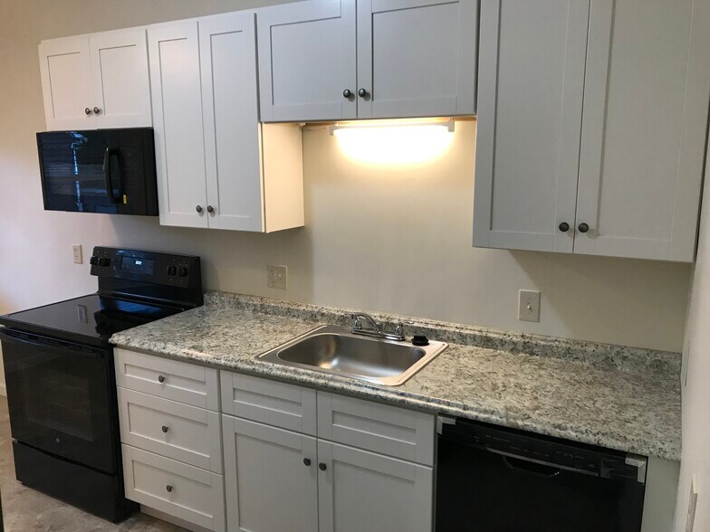 Building Photo - 507 6th St