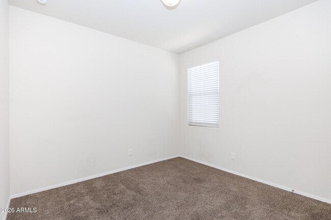 Building Photo - 1075 W Avalon Canyon Dr