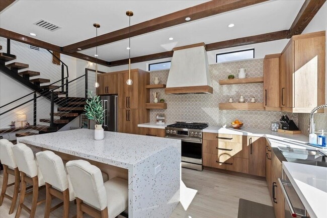 Building Photo - 51120 Avenida Navarro