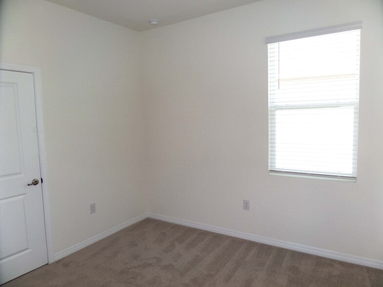 Building Photo - 5039 Stokes Way