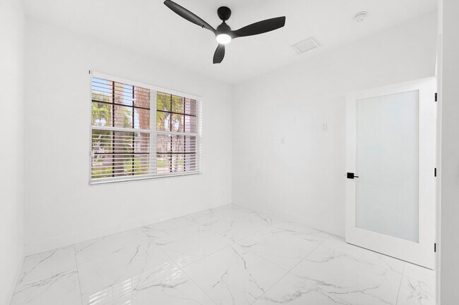 Building Photo - 1209 Olympic Cir