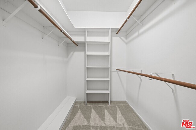 Building Photo - 1167 S Roxbury Dr