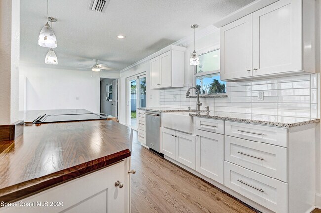 Building Photo - 409 Finch Dr