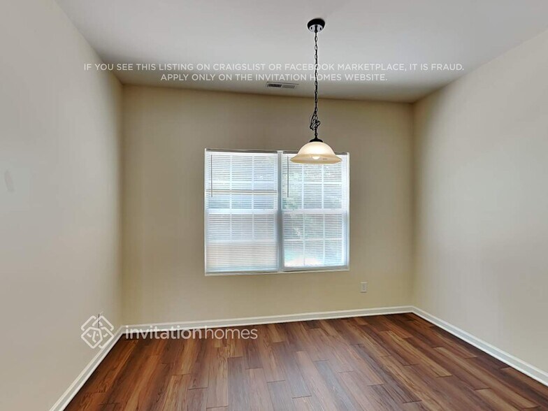 Building Photo - 911 Wind Carved Ln