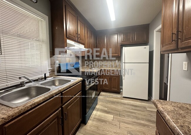 Building Photo - 1843 Canterbury Rd