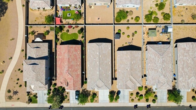 Building Photo - Stylish 3BR Home with Granite Counters + Community Parks & Splash Pads