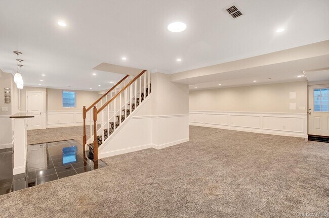 Building Photo - 134-110 10th St