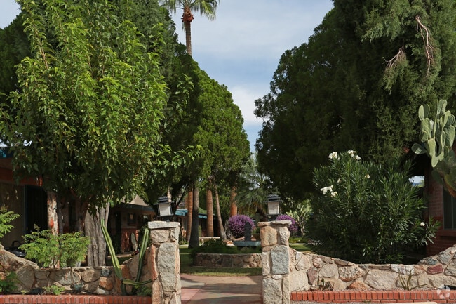 Building Photo - Aloha Apartments