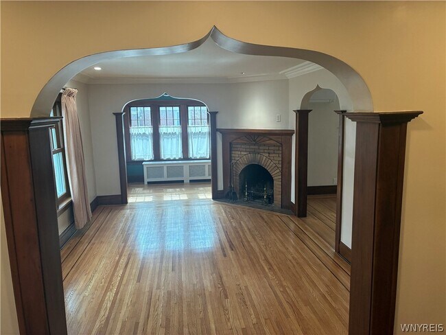 Building Photo - 385 Berryman Dr