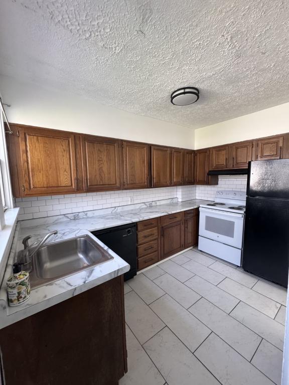 Building Photo - 1620 W Pine St