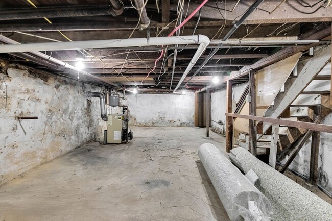 Building Photo - 109 N Sixth St