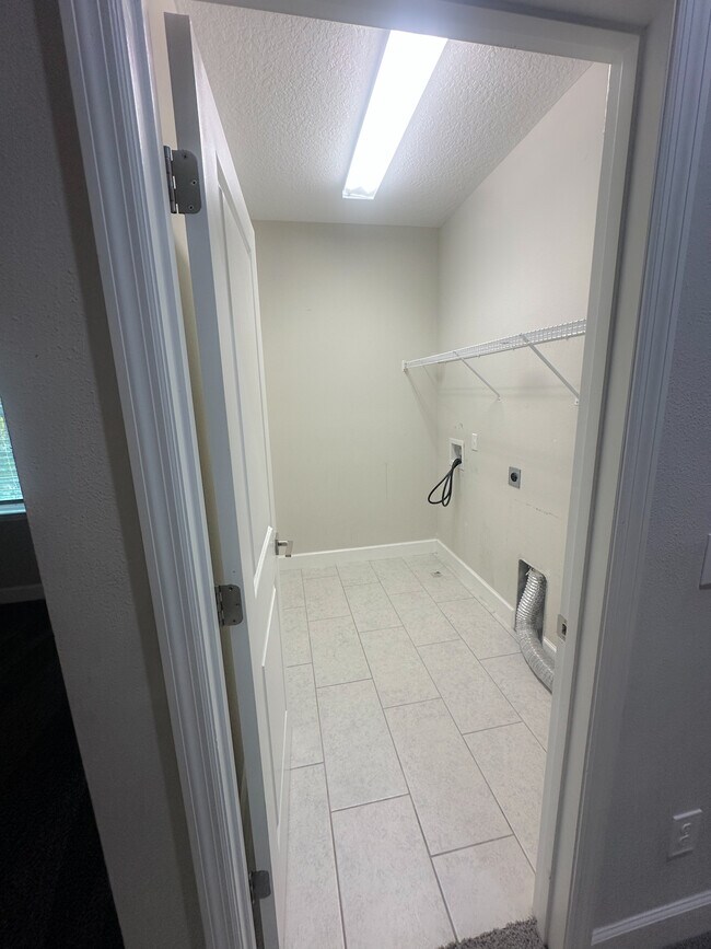 Building Photo - Longwood Townhouse