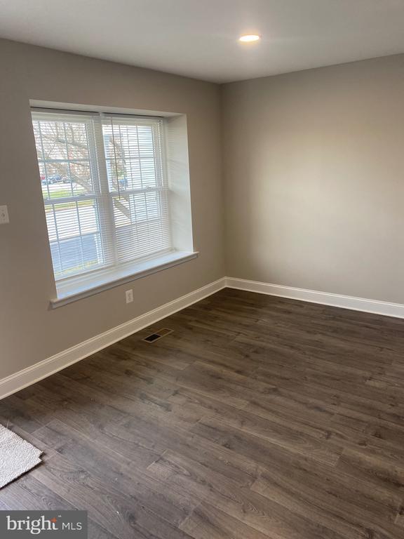 Building Photo - 944 Craftsman Rd