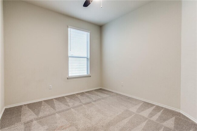 Building Photo - 1413 Cliffbrake Wy