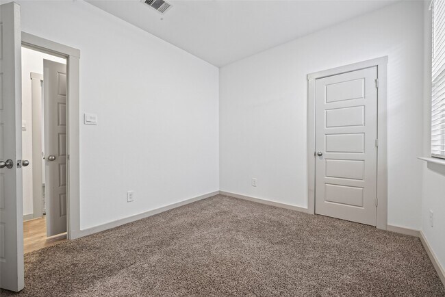 Building Photo - 12820 Tokenhouse Ln