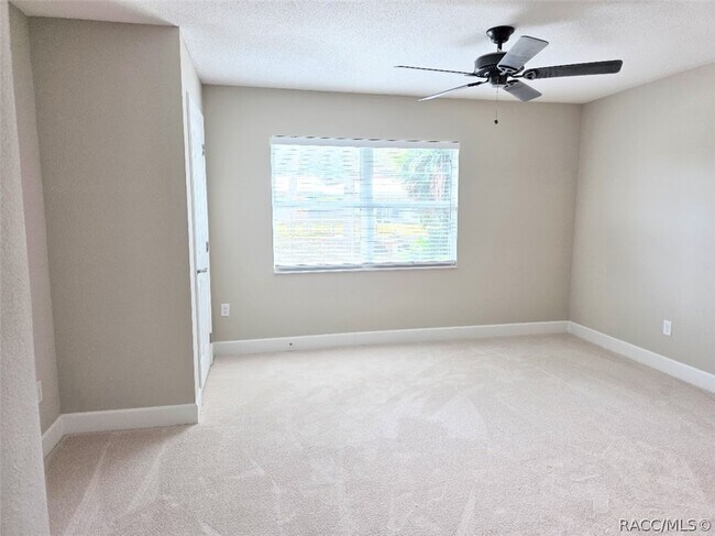 Building Photo - 11612 W Kingfisher Ct