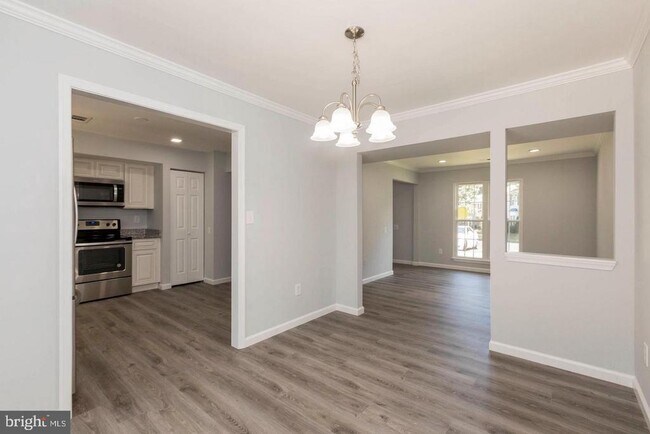 Building Photo - 2513 Robinson Pl