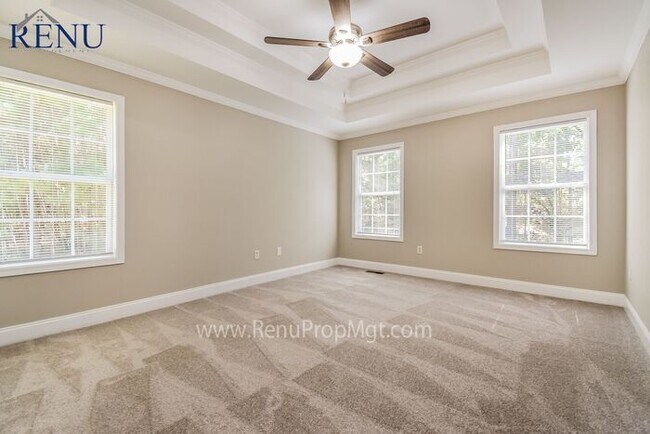 Building Photo - Fall Special: 1/2 off your first month! Av...