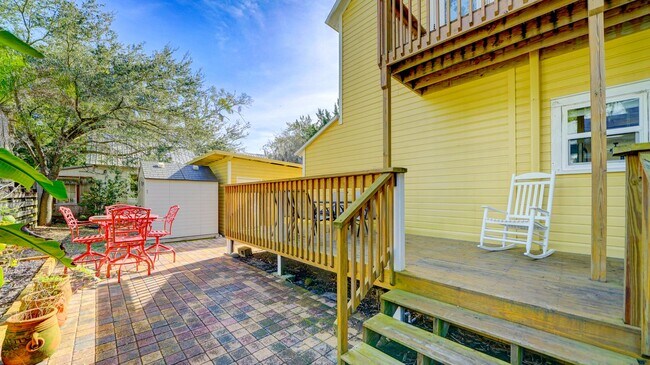 Building Photo - 14 Sanchez Ave