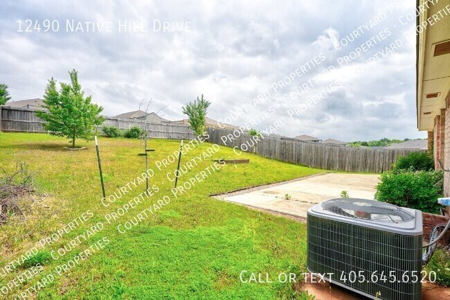 Building Photo - 12490 Native Hill Dr