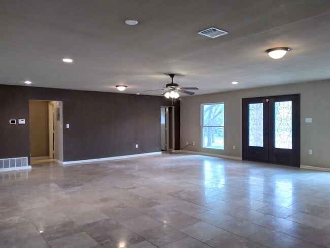 Building Photo - *COMING SOON* Exquisite Estate Living in Prestigious Hollywood Park With Outdoor Kitchen!