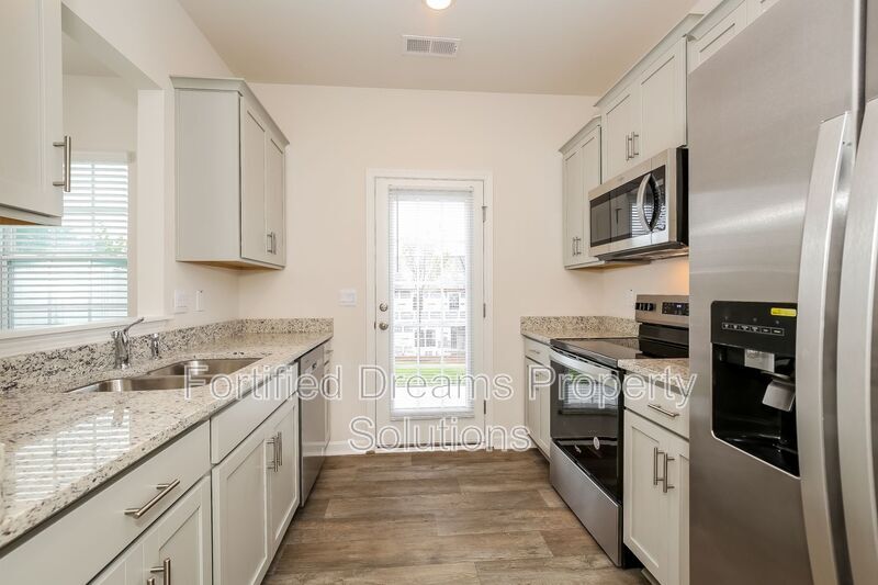 Building Photo - 1132 Evelynnview Ln