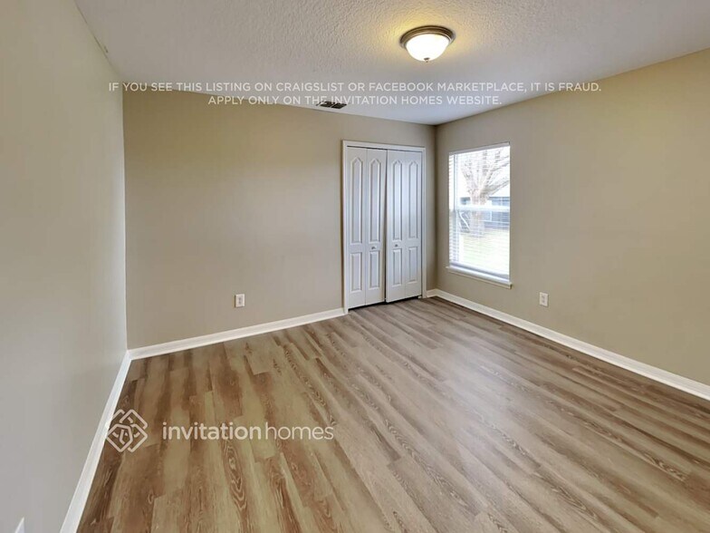 Building Photo - 10502 Smt Lks Ln