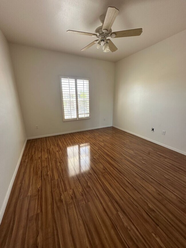 Building Photo - MUST SEE 2 BEDROOM CONDO IN SUMMERLIN!