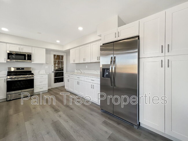 Building Photo - 8039 Lemon Ave