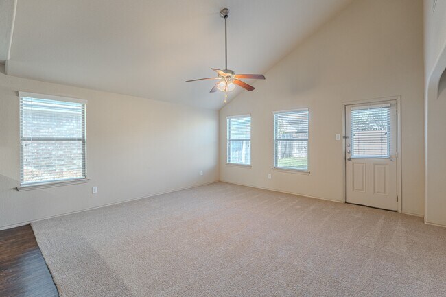 Building Photo - 2007 Naplechase Crest Dr