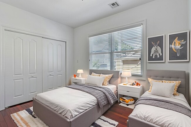 Building Photo - 52B Myrtle Ave MYRTLE Ave