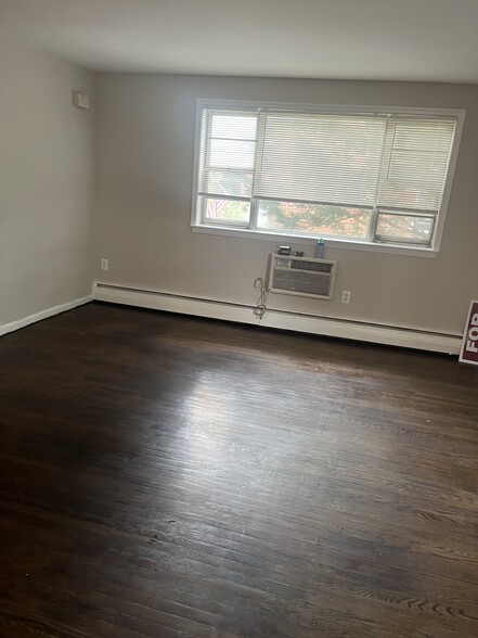 Building Photo - 512 Philmar Ct