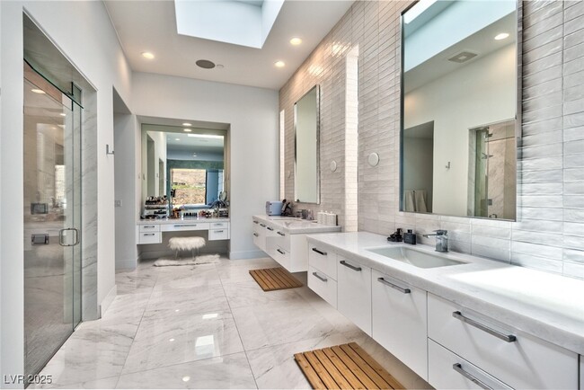 Building Photo - 702 Blackrock Rim Dr