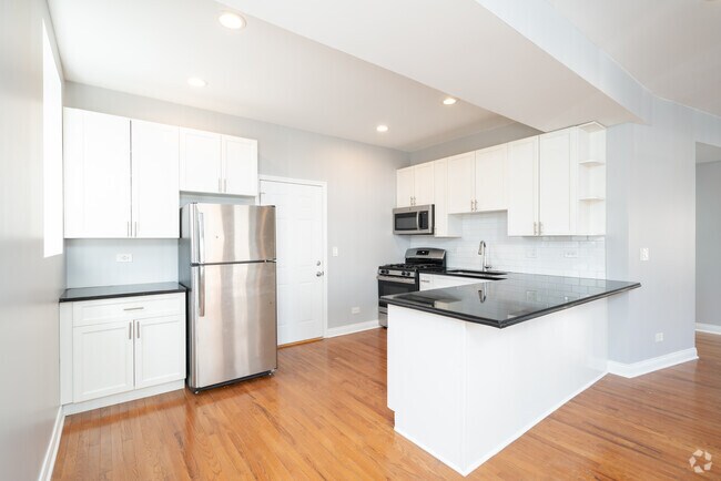 Primary Photo - 1145 W Lunt Ave