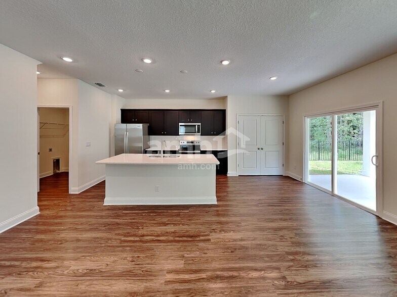 Building Photo - 12721 Percy Ln