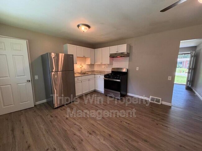 Building Photo - 10329 Chesley Dr