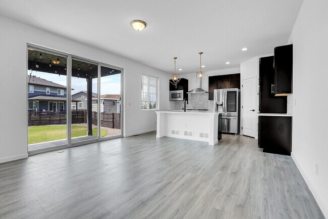Building Photo - $3,425.00, 4 Beds, 2.5 Baths, Single Famil...