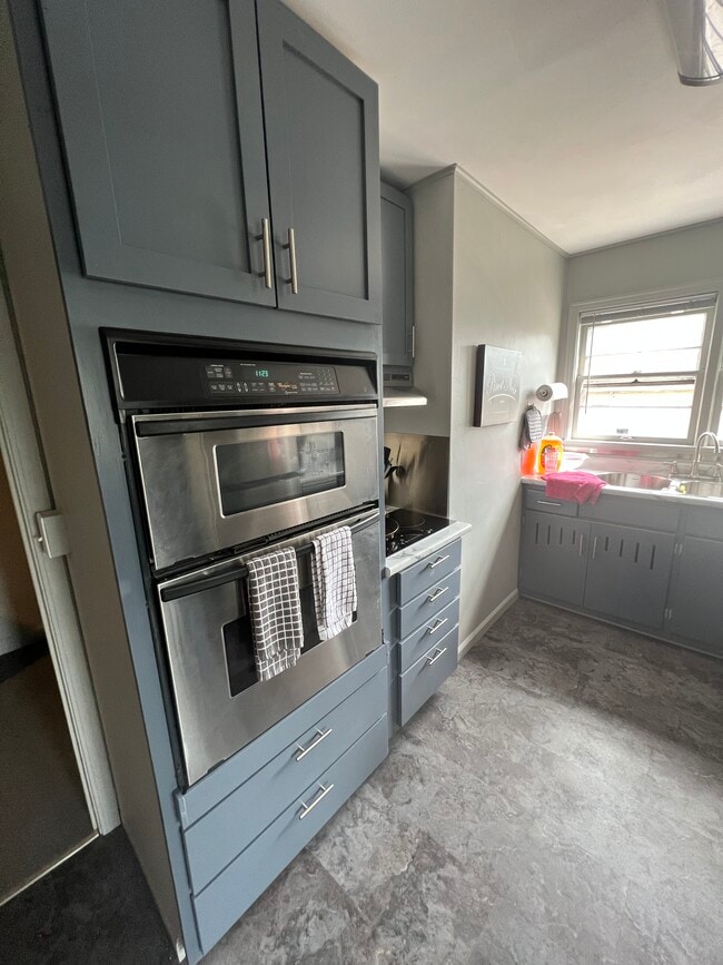 Unit B Kitchen - 415 Market St