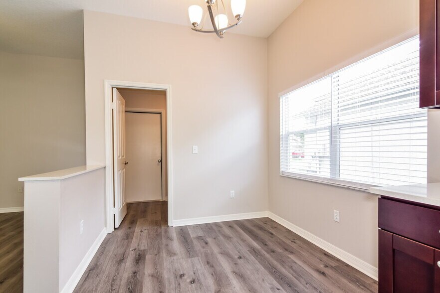 Building Photo - 2028 Cattleman Dr