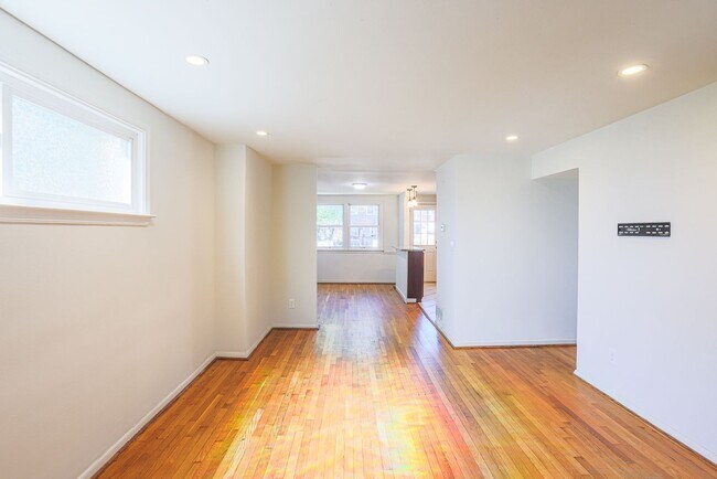 Building Photo - 4030 St Augustine Ln