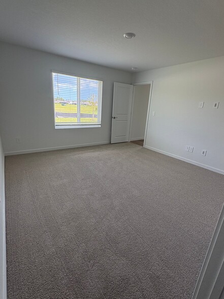 Building Photo - 74 Ararat Dr