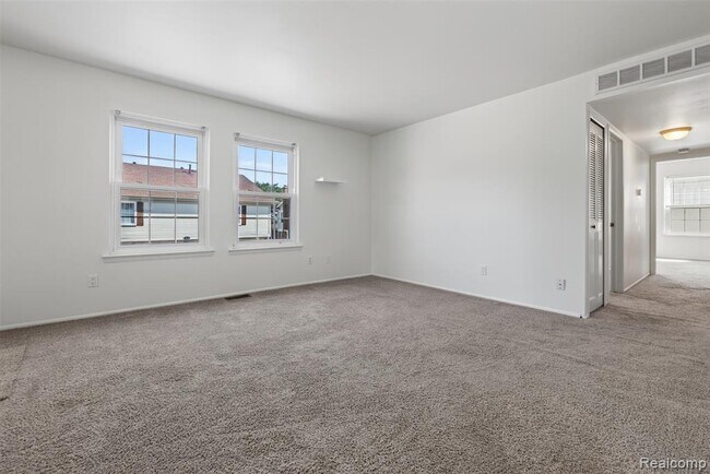 Building Photo - 26070 N Lake Dr