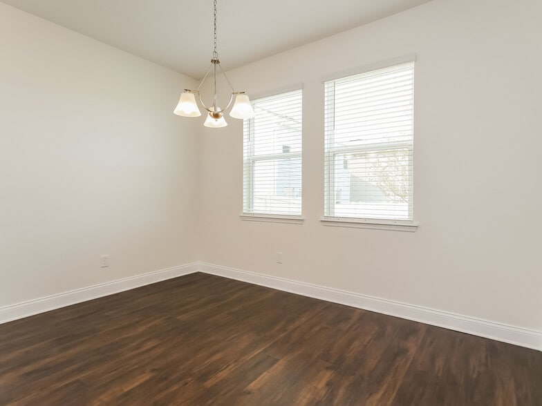 Building Photo - 6181 Little Blf Cir