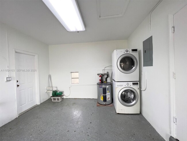 Building Photo - 6295 SW 33rd St